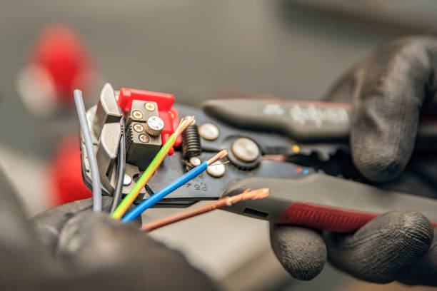 Best Local Electrician Companies  in Andover, MN